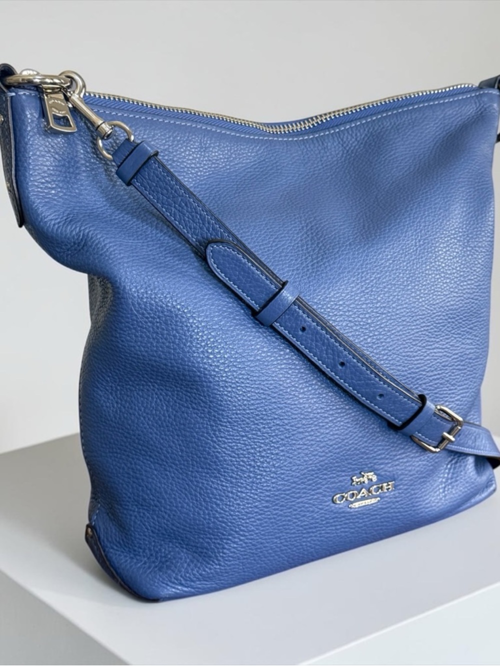 Authentic Coach Abby Blue Pebbled Leather Duffle Bag Handbag Crossbody! COA! - Picture 3 of 13